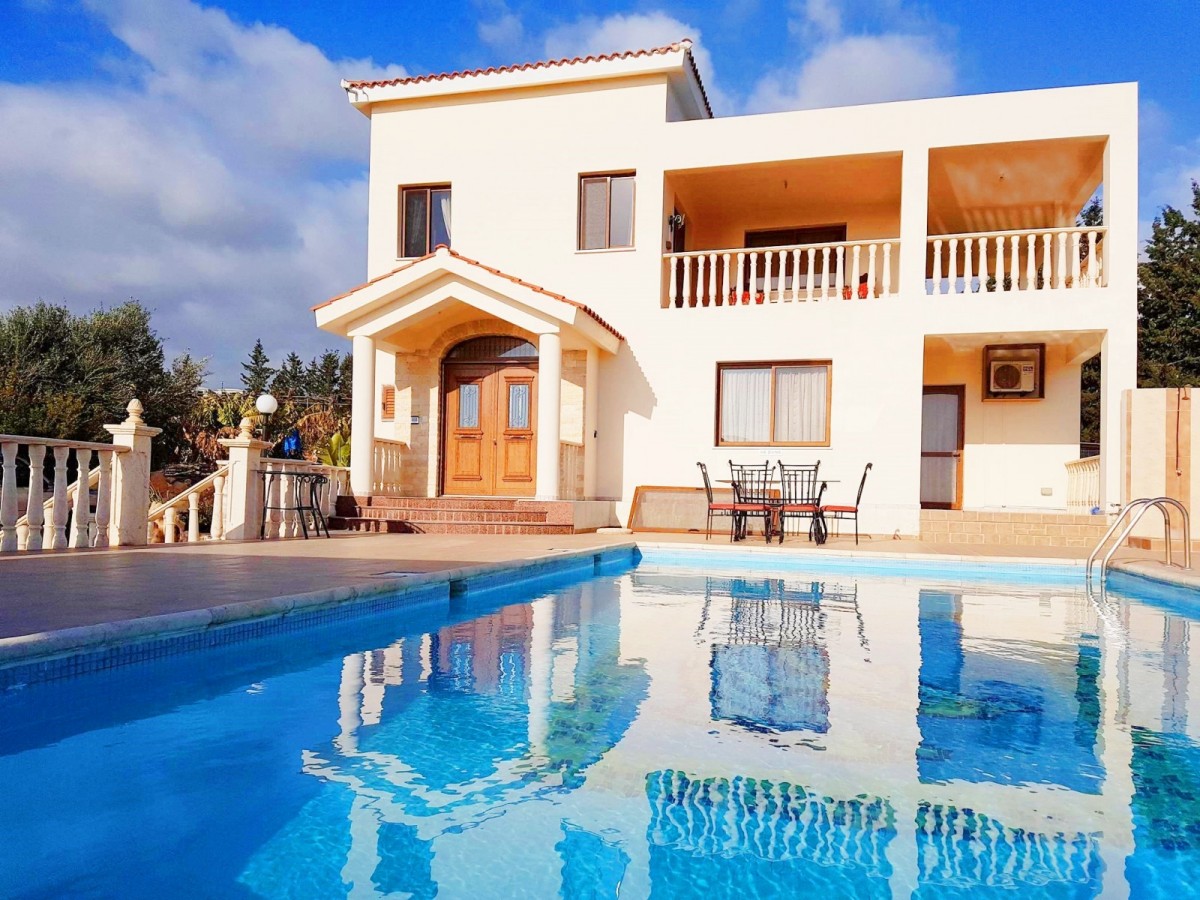 Villa in Pegeia - view 1
