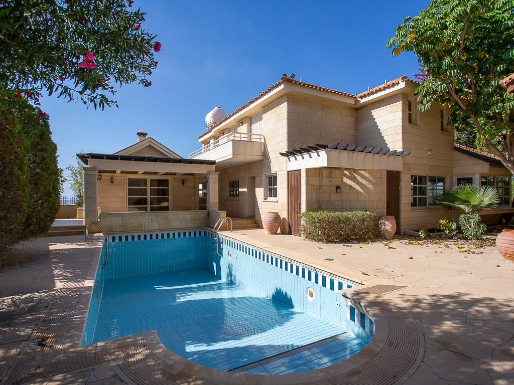 House in Agia Fylaxis - view 1