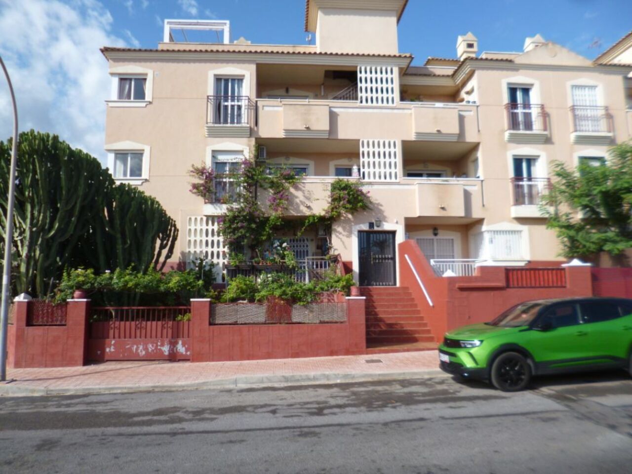 Apartment in La Florida - view 1