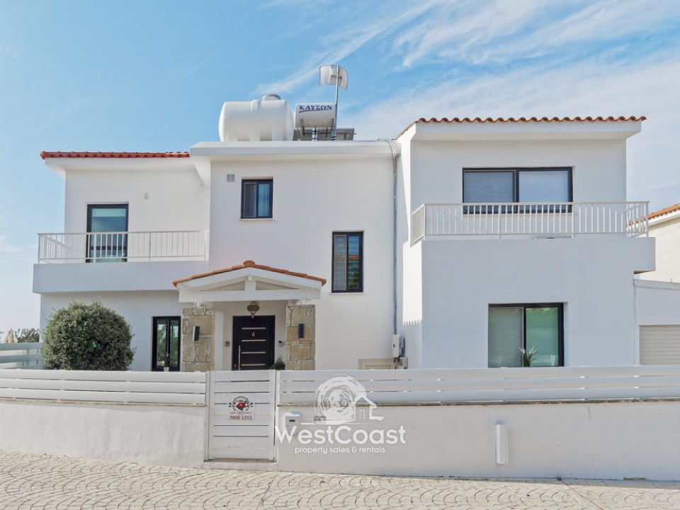 House in Tala - view 1