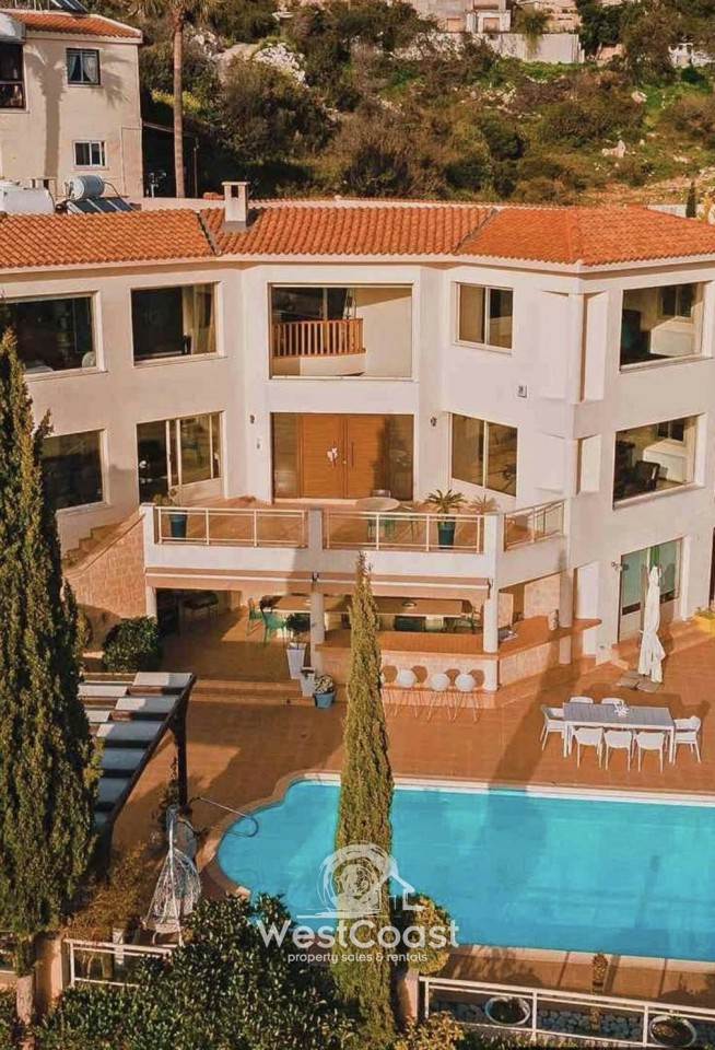 House in Tala - view 1