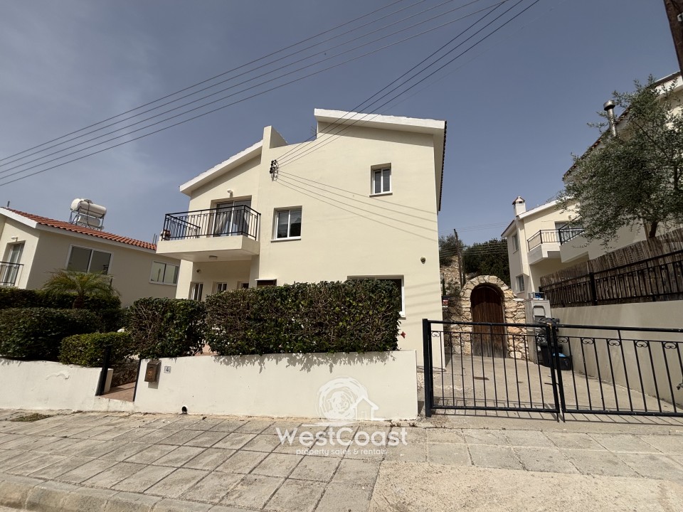 House in Tala - view 1