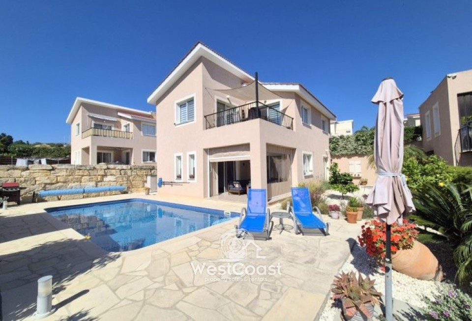 House in Tala - view 1