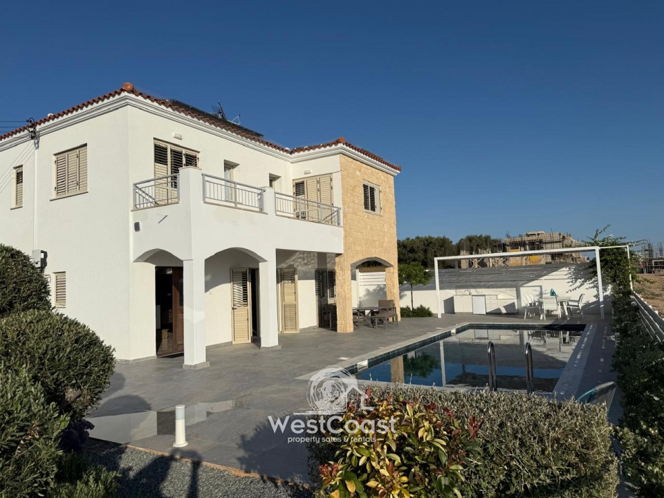 House in Kissonerga - view 1