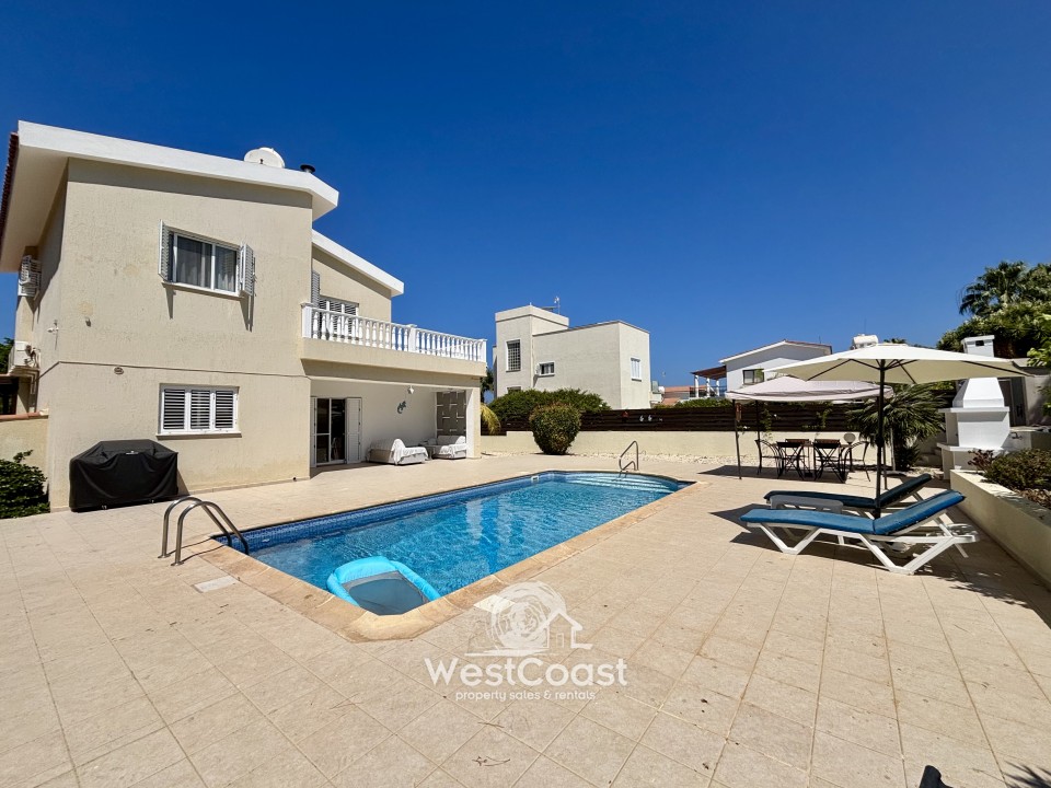 House in Pegeia - view 1