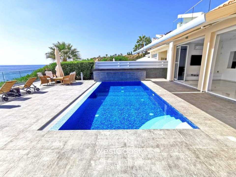 House in Pegeia - view 1