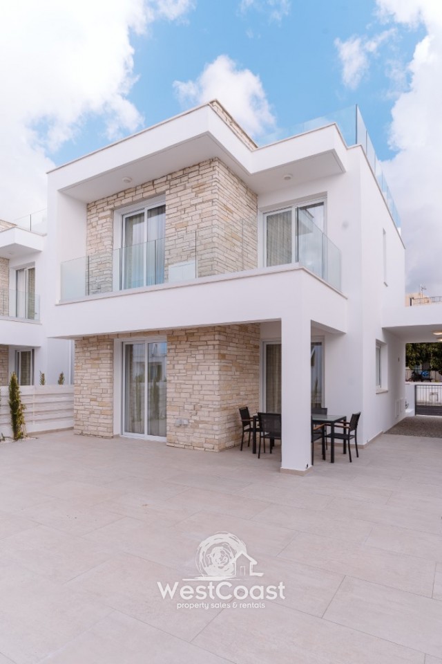 House in Pegeia - view 1