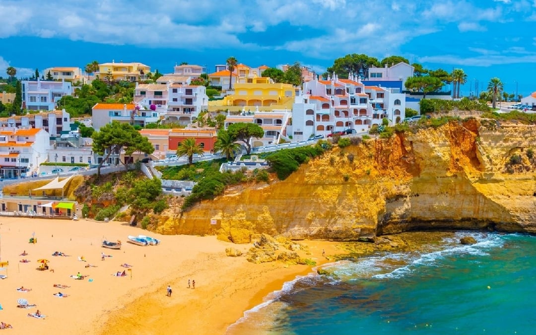 10 Portuguese properties, perfect for a pair