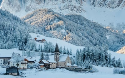 Discover the unique charm of buying a ski property in the Dolomites 