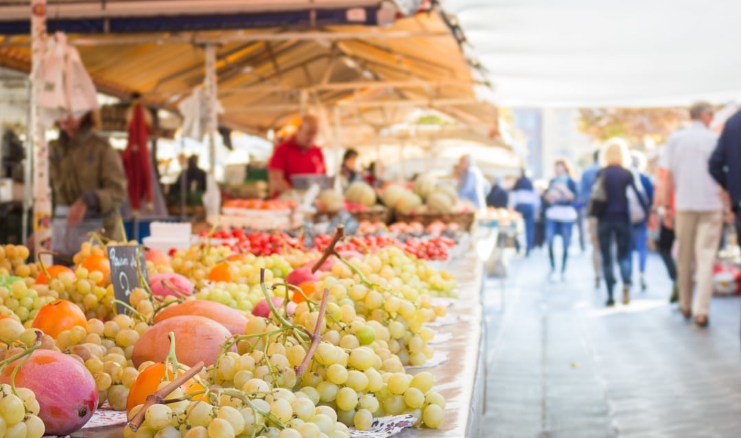 How to shop well and save money in France in 2025