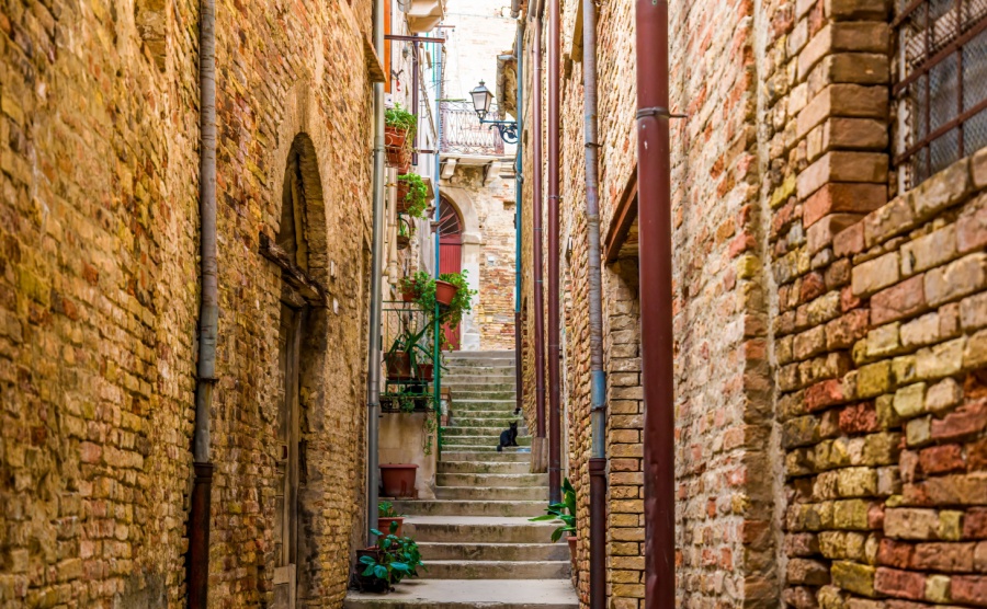 A narrow side street in Pescara