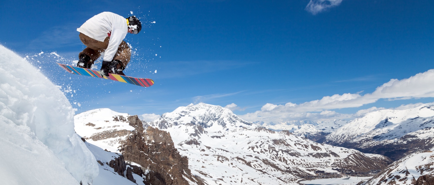 A snowboarder in Tignes