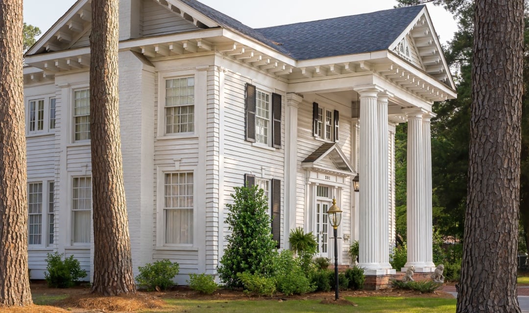 Choosing between a new build and a historic home in the US – what’s right for you?