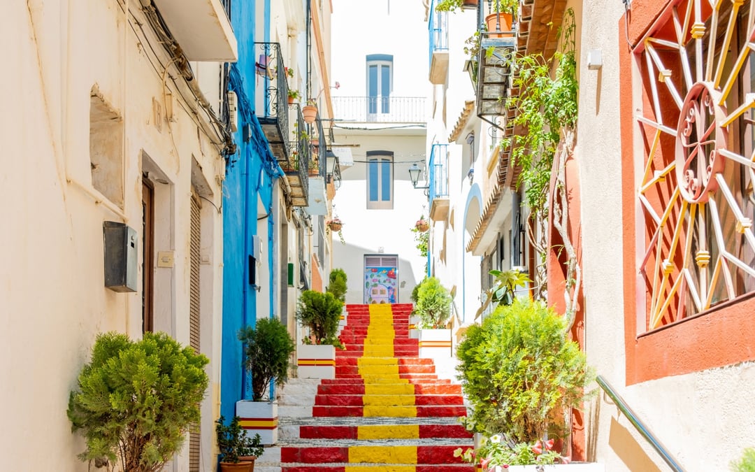 Does buying a home in Spain automatically give you residency?