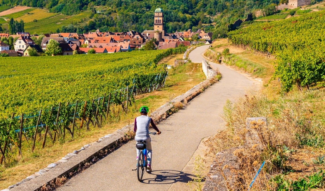 Get to know your French neighbourhood on two wheels