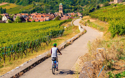 Get to know your French neighbourhood on two wheels
