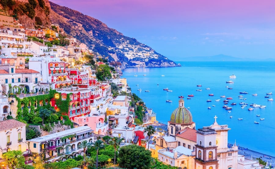Houses overlooking the sea in Positano