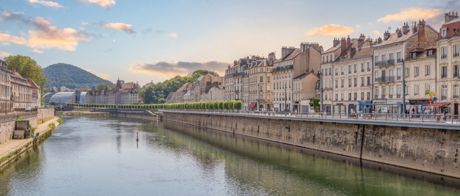 Besancon Altstatt - View of the river Doubs in Besancon in the Bourgogne Franche-Comte region of France.