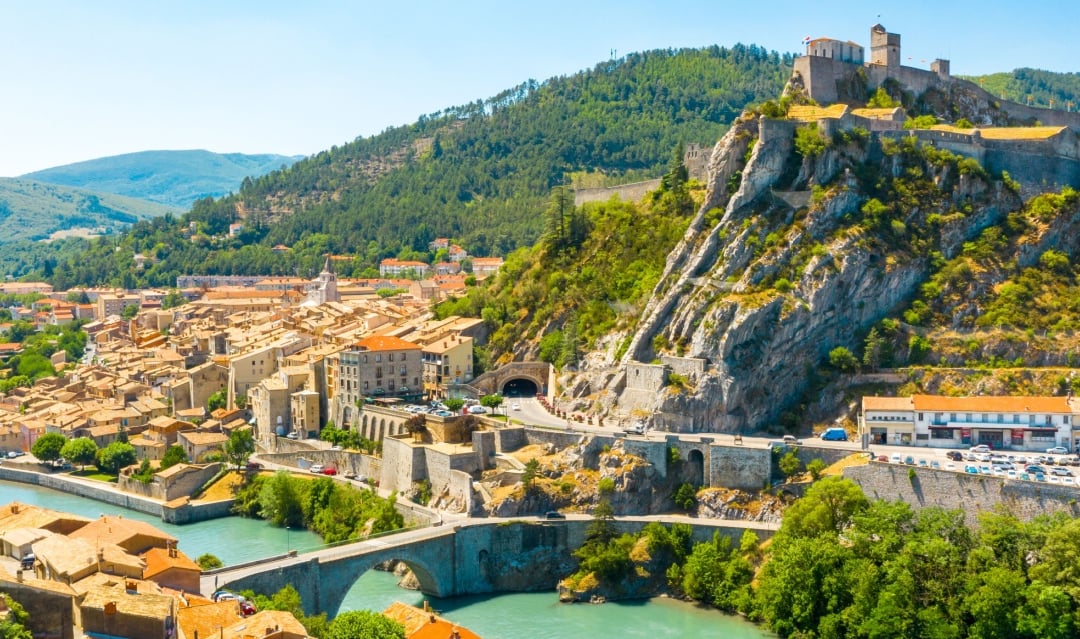 Buying property in Provence-Alpes-Côte d’Azur in 2025: everything you need to know
