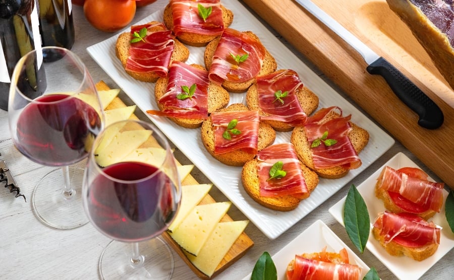Iberian ham, Manchego and red wine