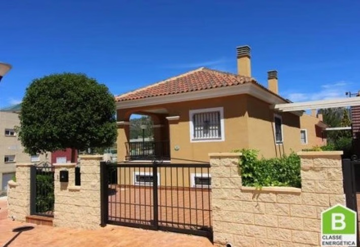 Homes in inland Costa Blanca offer a more peaceful location and traditional Spanish lifestyle than the more touristy coastal resorts