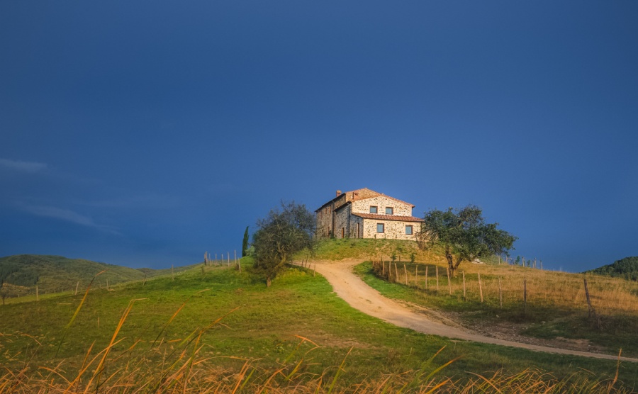 house with land in Italy