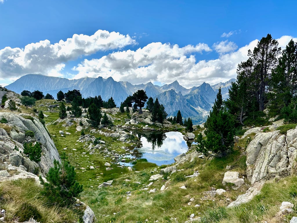 Mountains and lake near Amitges Refuge