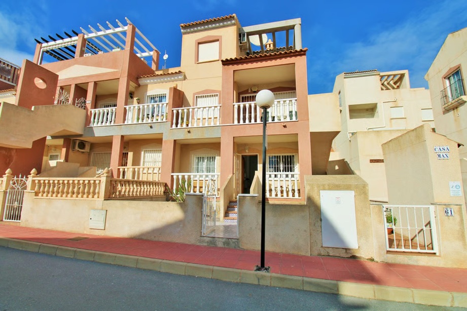 The average equity release loan released as a lump sum in the UK would be able to buy an apartment in Spain's southern Costa Blanca