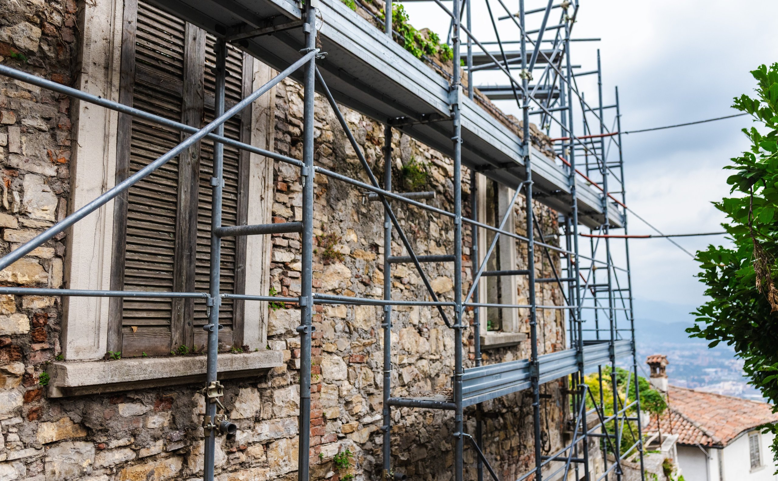 Buying a renovation property in Italy: costs, planning rules and finding trades