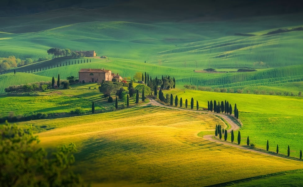 10 Italian homes with views of rolling green hills