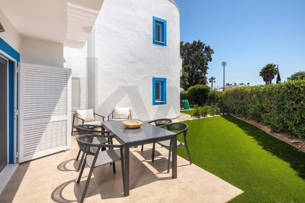 The Algarve in Portugal has a good choice of quality coastal homes suited to foreigners looking for a warm, laid-back and friendly place to retire.