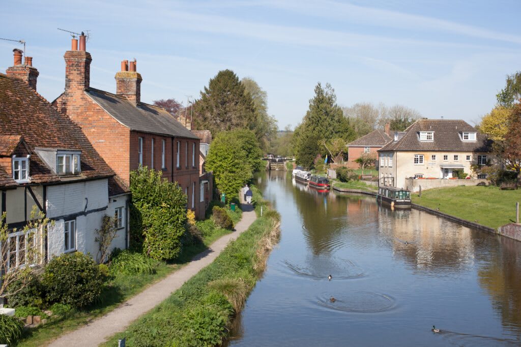 Riverside houses in Hungerford
